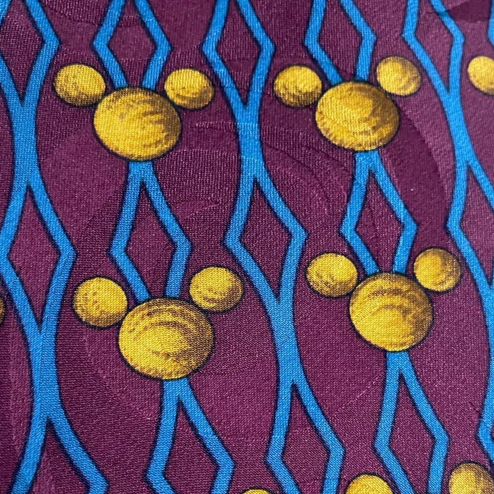 Walt Disney World Elegant Burgundy and Gold Patterned Tie - Picture 4 of 7